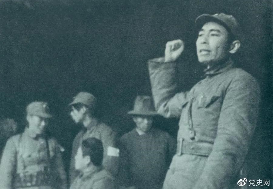 1939年2月23日，周恩來(lái)到皖南新四軍軍部，傳達(dá)中央關(guān)于新四軍向北向敵后發(fā)展的方針。
