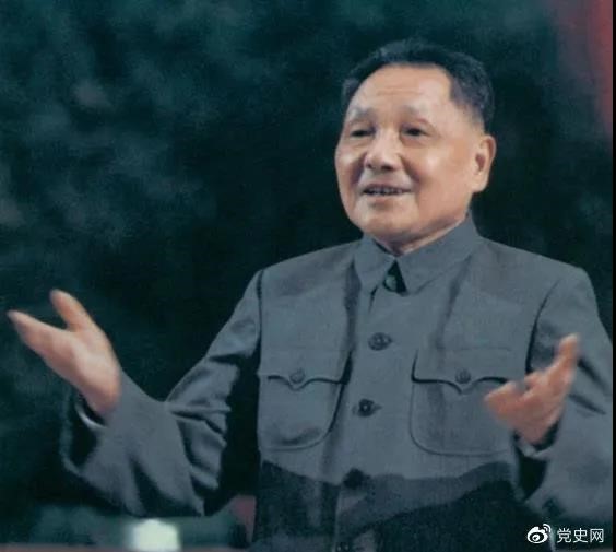 在1978年2月24日至3月8日召開的全國政協(xié)五屆一次會議上，鄧小平當(dāng)選為全國政協(xié)主席。