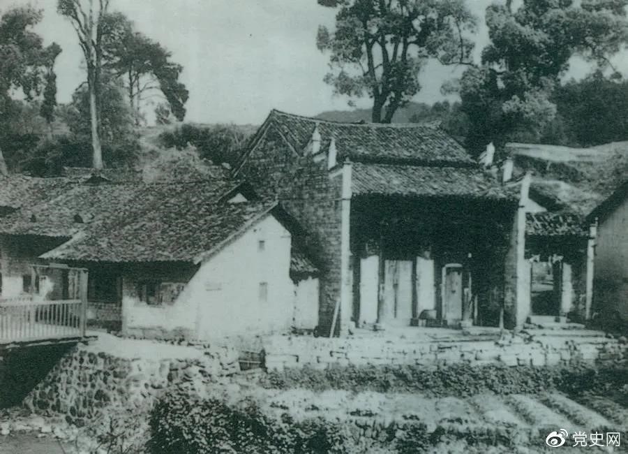 1928年5月20日，毛澤東主持召開中共湘贛邊界第一次代表大會。圖為會址——茅坪謝氏慎公祠。