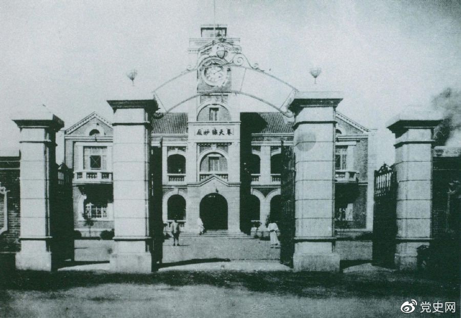 圖為中共滿洲省委舊址。1929年6月，中共中央政治局決定劉少奇任中共滿洲省委書記。7月，劉少奇到達奉天（今沈陽）赴任。